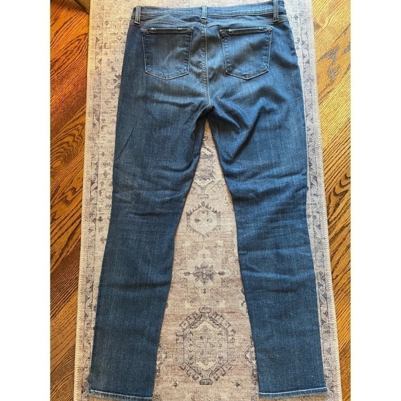 NWOT J Brand Mid-Rise Skinny Jeans Fray Size 32 - Picture 4 of 7
